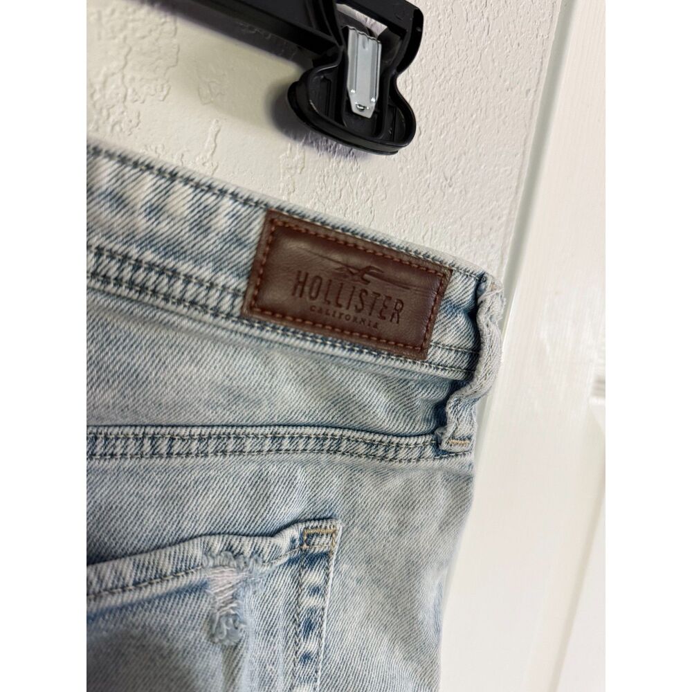 Shorts - Picture 3 of 4